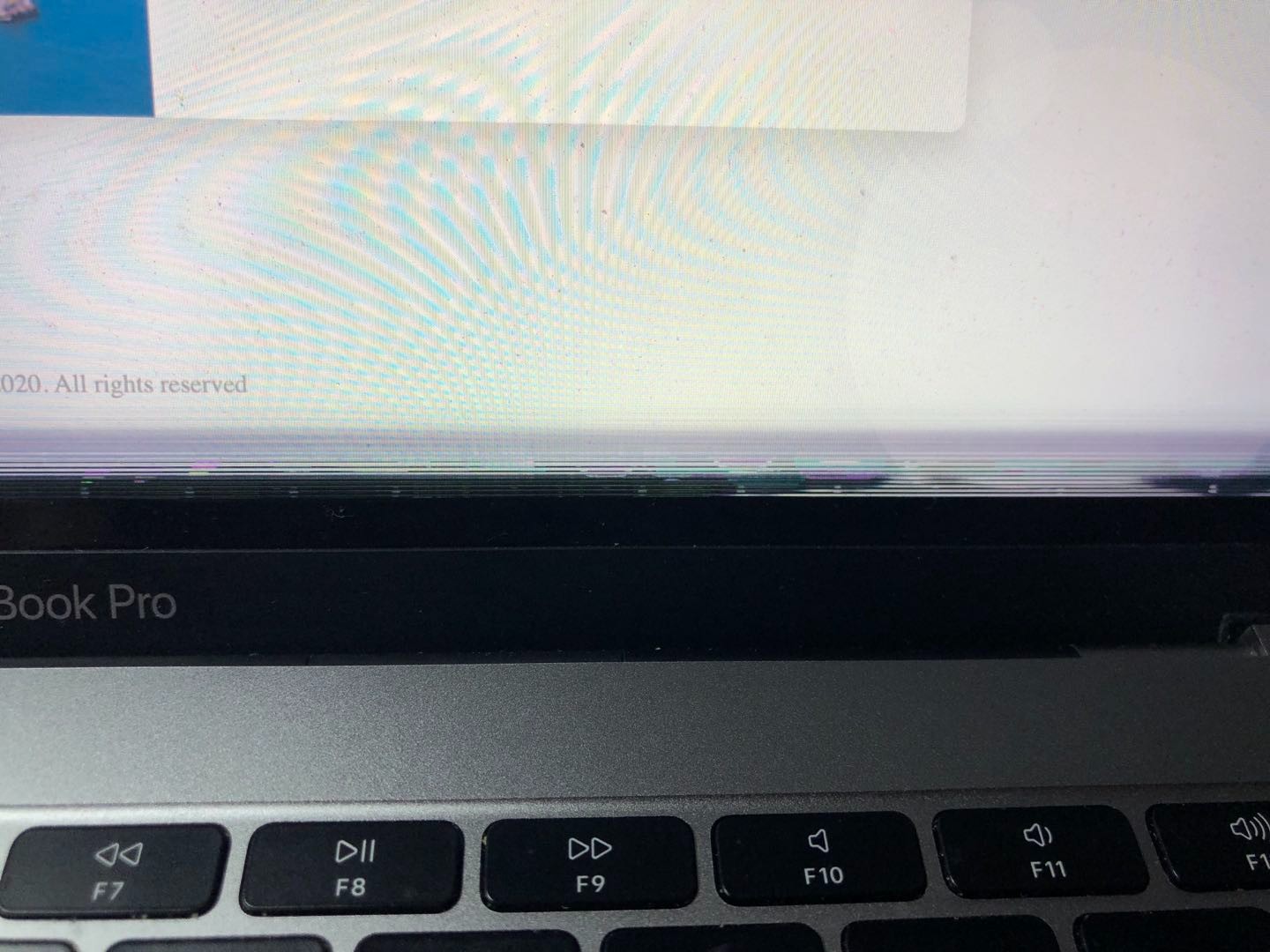 问题问macbookpro2017款出现严重的屏幕问题