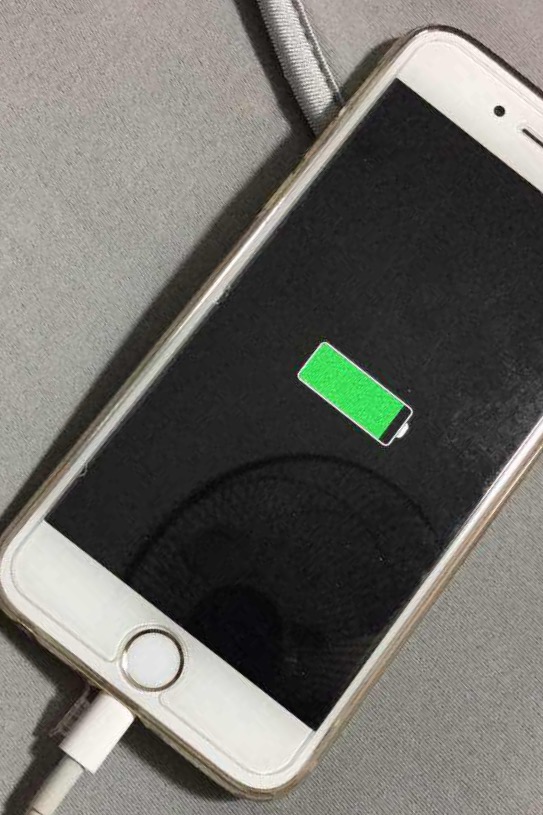 问题问我的iphone6关机状态充电显示还差一格开机就是满的这是怎么