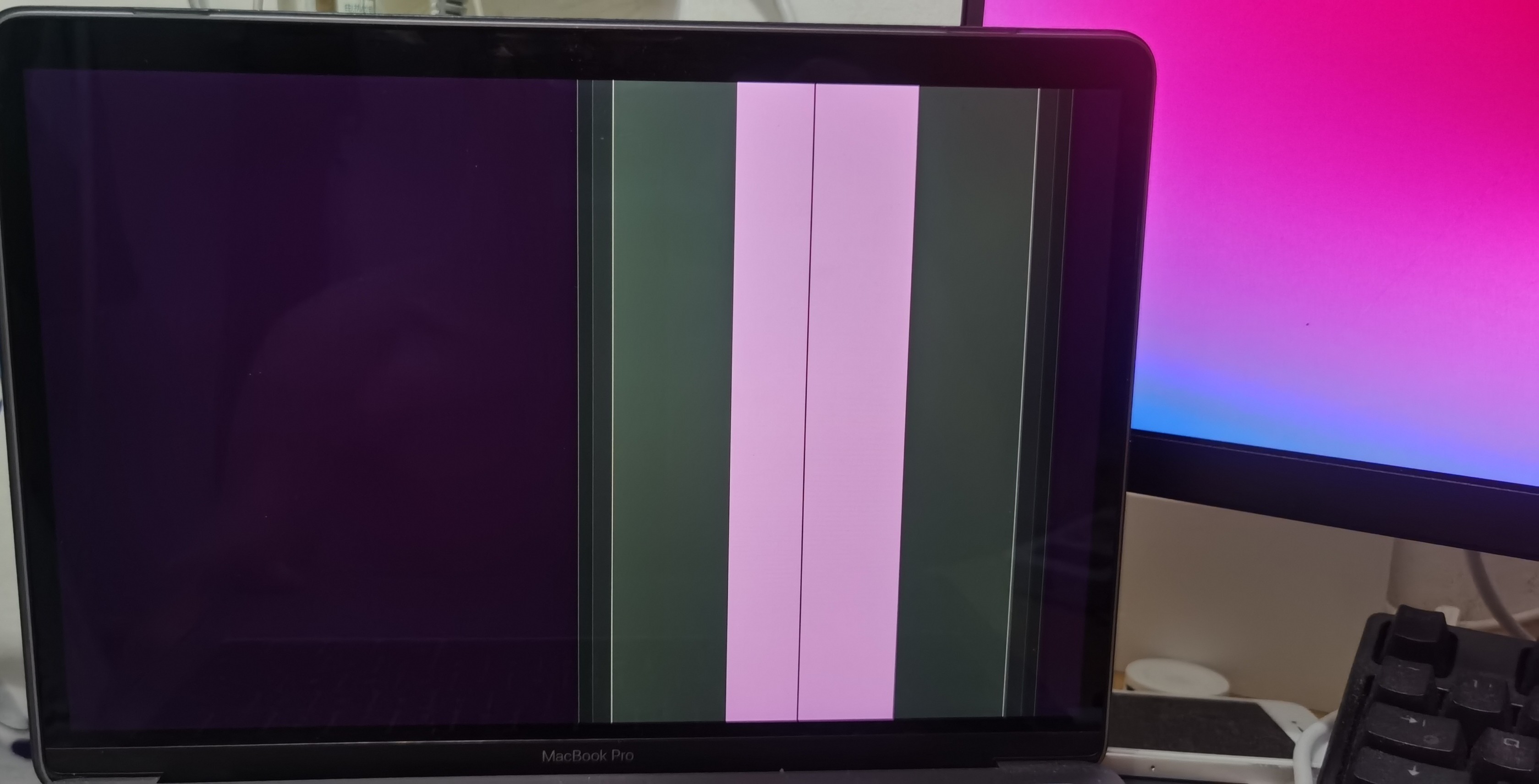 17年macpro13寸屏幕坏了换个屏要多少钱