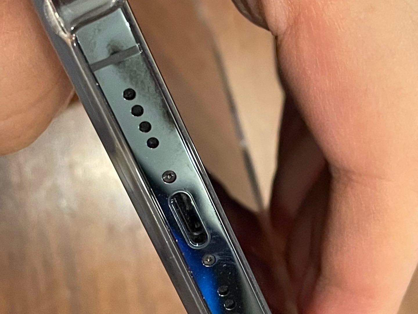 问题问iphone12promax不锈钢边框氧化掉漆