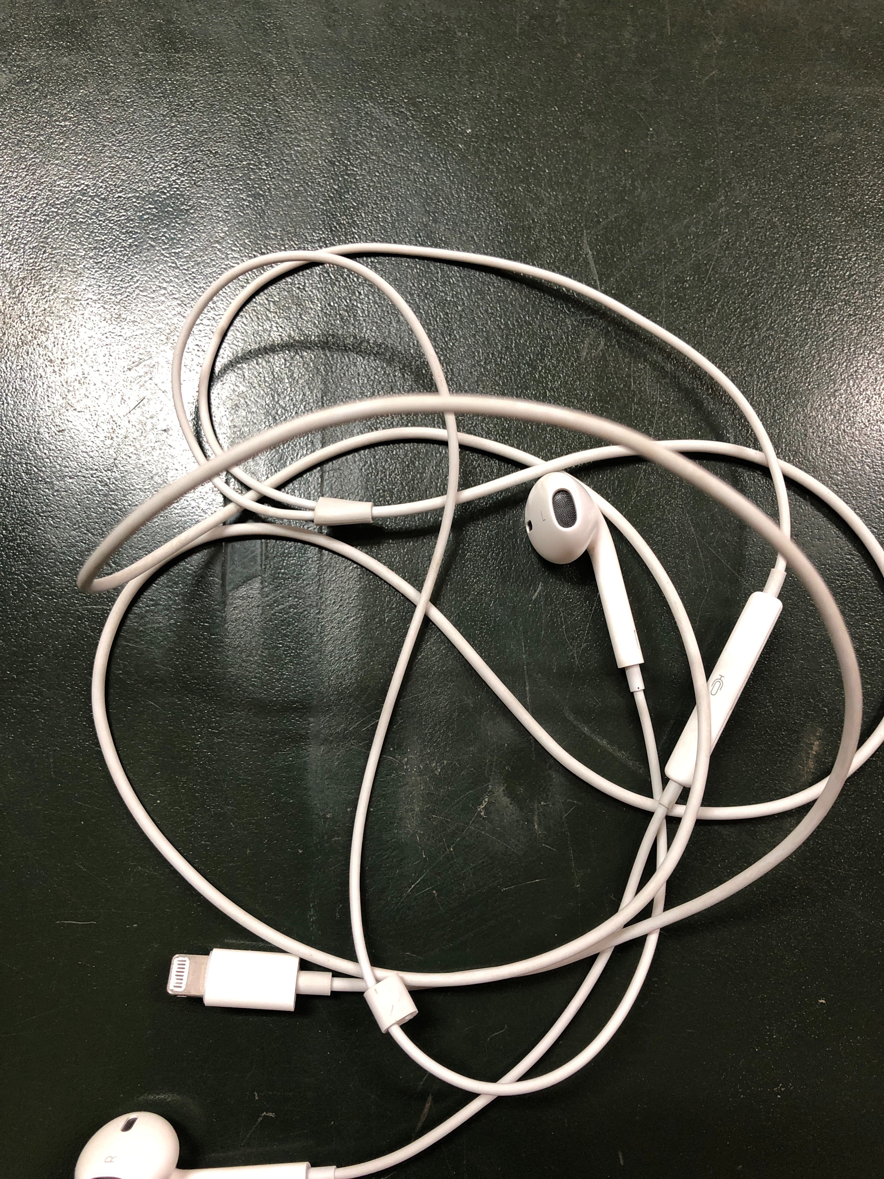 在iphone8p上earpods不可用