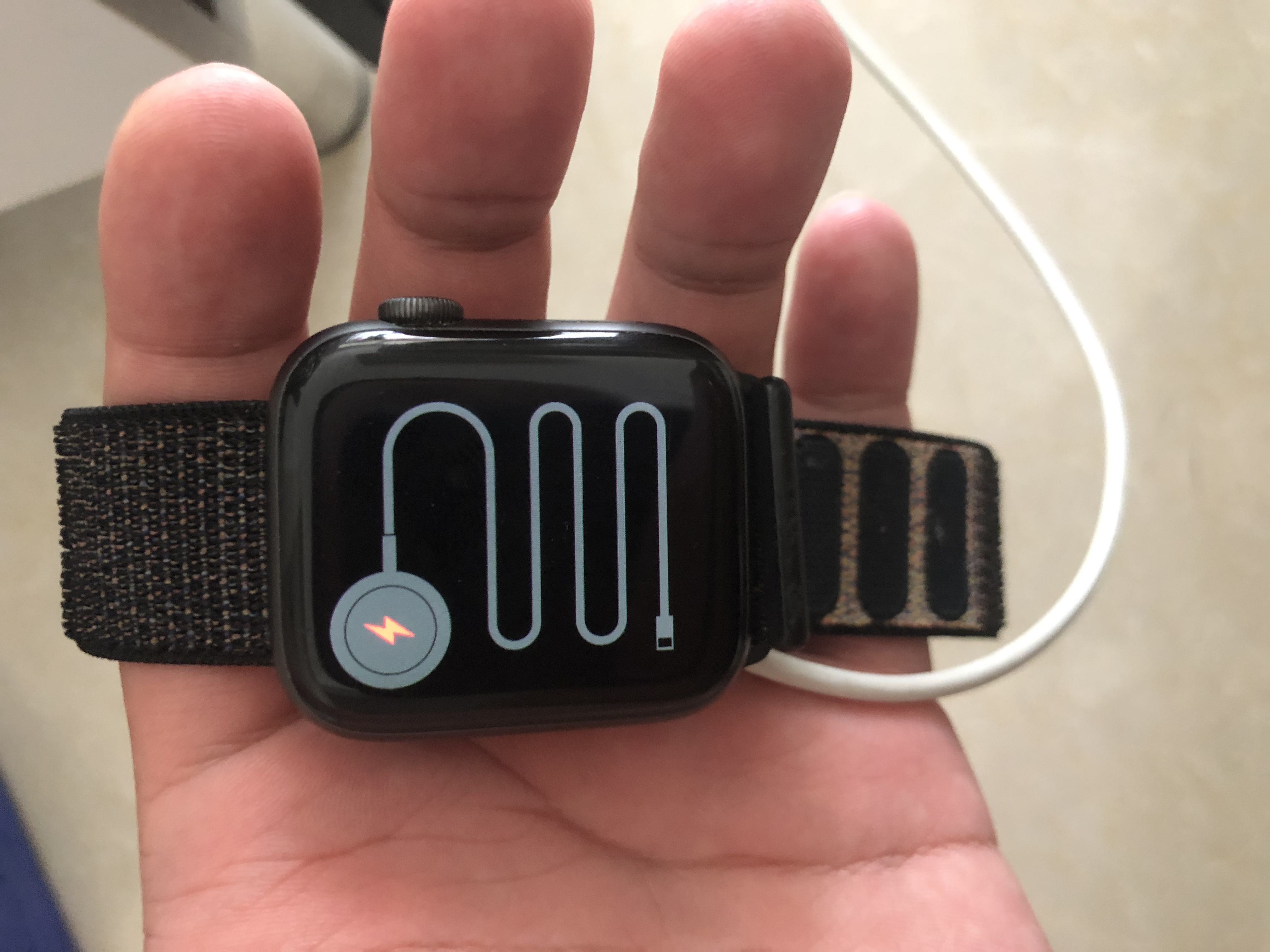 Apple Watch 无法充电显示一根数据 Apple 社区