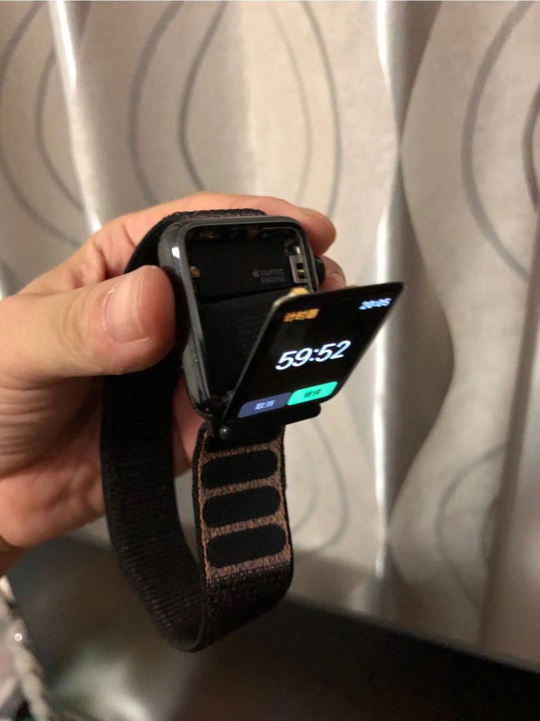 Apple Watch S3 表面直接脱落，售… - Apple 社区
